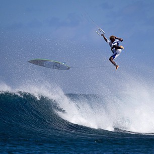 Whats not to love about this sport? #kitesurfing photo by @paullangphoto