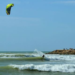  Just keep towing the line... the weekend is almost here! Rider: @nunostru : Sophia Guerreiro 