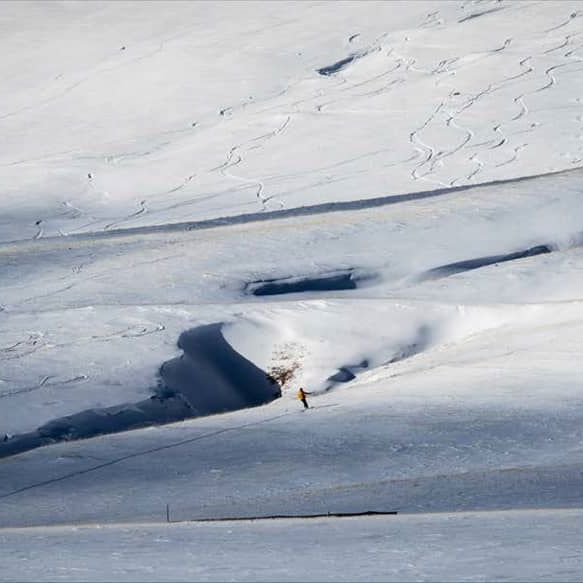 If snowkiting is a niche within kiteboarding, it might best be compared to surfing and the aesthetics of carving lines on an infinite medium -- wild and wonderful. Read the article at www.thekiteboarder.com
// Photo Suave
