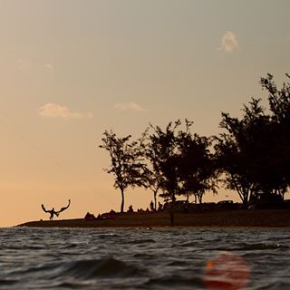  Sun's down, wind's down. Beer anyone? 