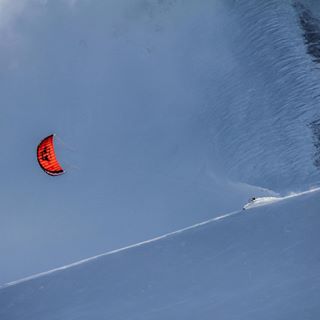  There's no waiting for friends on a powder day. Rider: Jerome Josserand Photographer: Béatrice Steinmann 