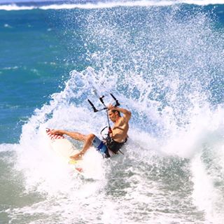  Here's to a weekend filled with waves. Rider: @cocotrigo Photo: @rickyfountain 