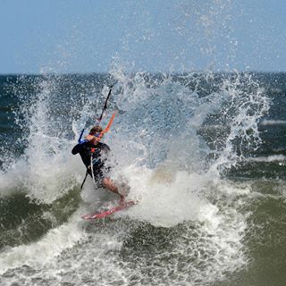  Casual glass wall of spray. @reiderdecker breaks down how to get the most out of your hack. Instructions on our site. Photo: Jeff Beazley 