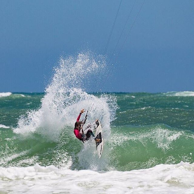 Throwing buckets. 
See more from @charlie1wise on our site. Photo: @terrymctool 
@ozonekites