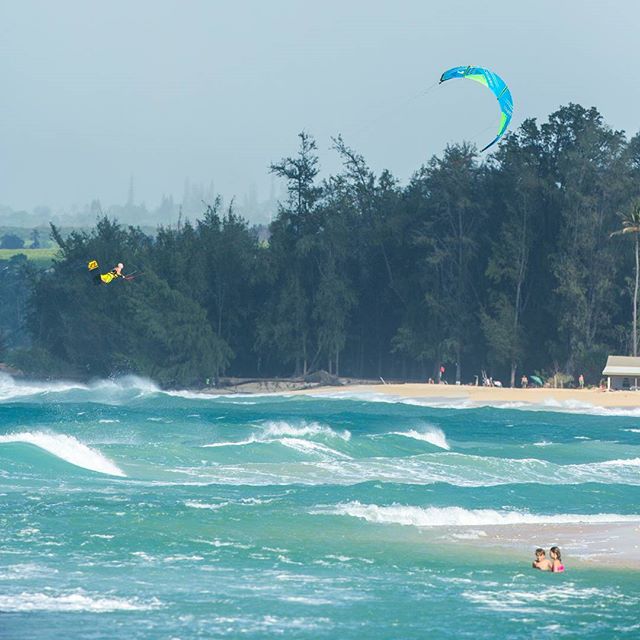 @naish_kiteboarding designer Damien Girardin puts the Dash through its paces. Learn about the challenges he faced in developing their new Quad-tex material on our site.