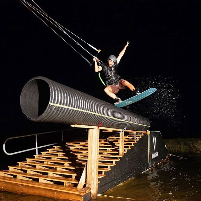 Now that's some serious street style. 
Photo: @ryaneosmond 
Rider: @aa__roberts